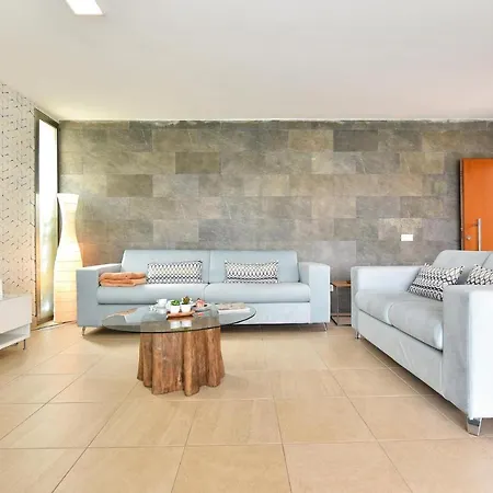 With Pool Par 4 Nr 9 Salobre (Gran Canaria)