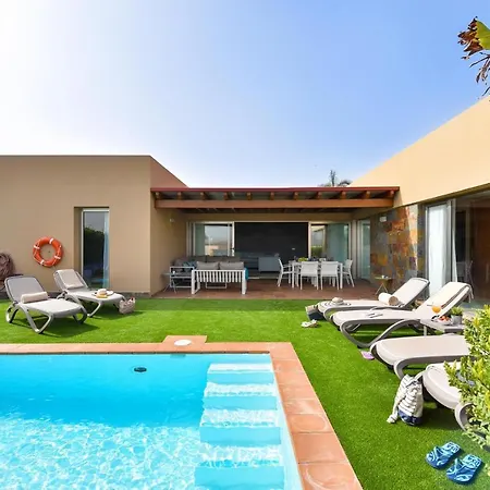 With Pool Par 4 Nr 9 *