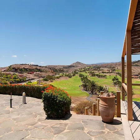 With Pool Par 4 Nr 9 * Salobre (Gran Canaria)