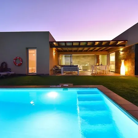 With Pool Par 4 Nr 9 *