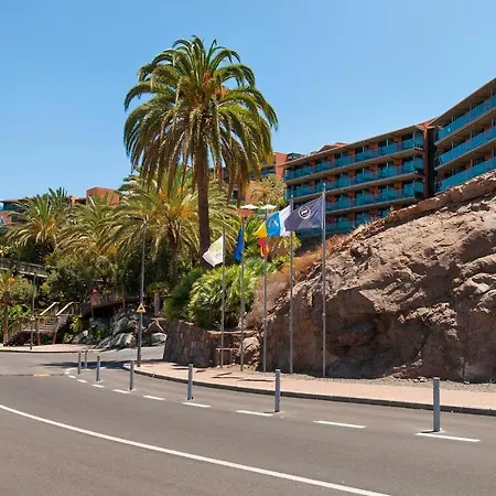 With Pool Par 4 Nr 9 * Salobre (Gran Canaria)