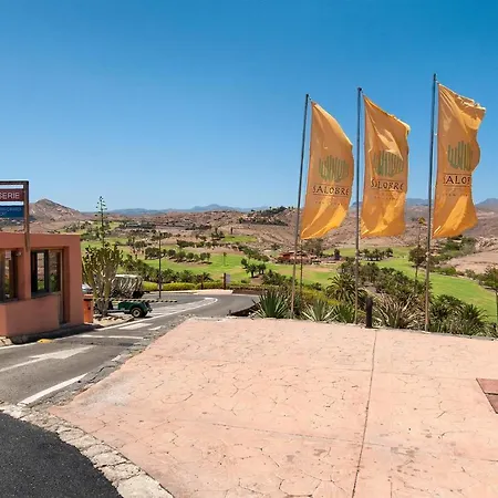 With Pool Par 4 Nr 9 Salobre (Gran Canaria)